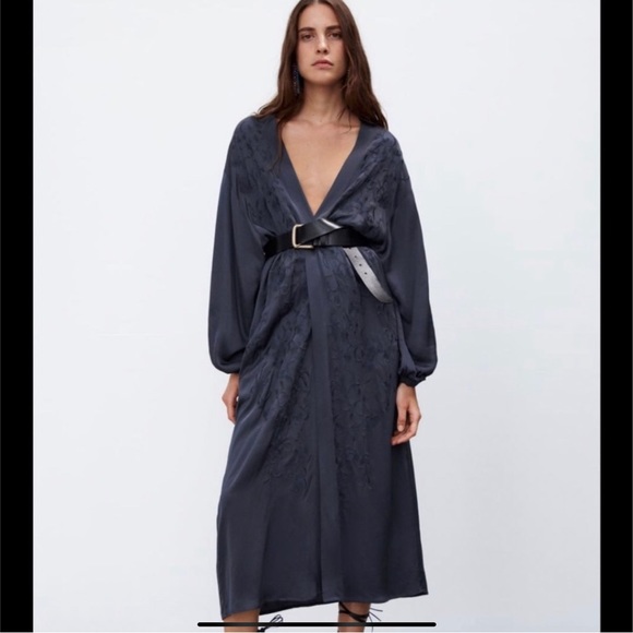 Zara Gray Kimono Embroidered - Picture 1 of 8